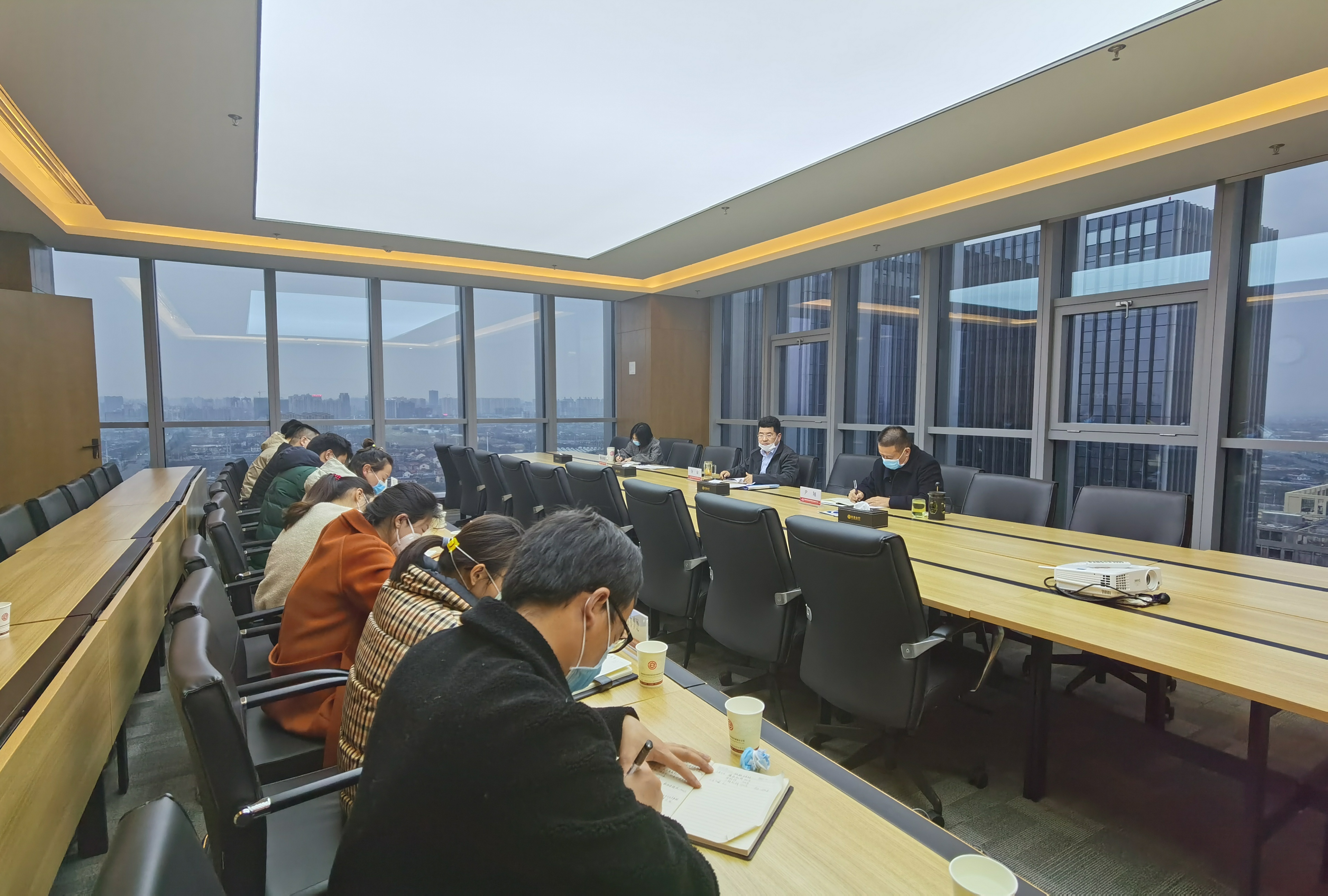 2-24业务调度会.jpg 2-24业务调度会.jpg