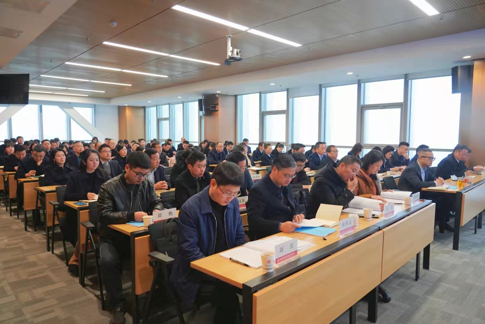 微信图片_20220216111247.jpg 微信图片_20220216111247.jpg