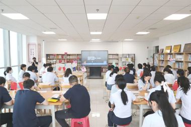 【书香•财鑫】走进书里，把书读厚；走出书本，把书读薄